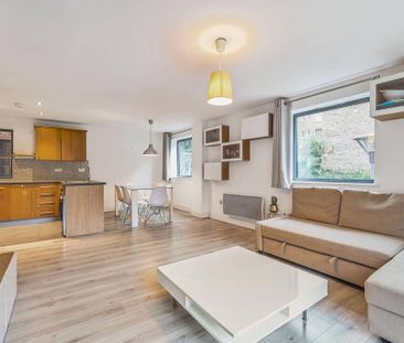 3 bedroom flat to rent - Photo 3