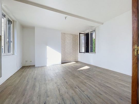 Location Maison 3 pièces 68m² CAUDEBEC LES ELBEUF 76320 - Photo 1