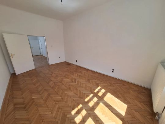 Zentral gelegene Wohnung unbefristet - Photo 1