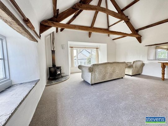 2 bedroom coach house to rent - Photo 1