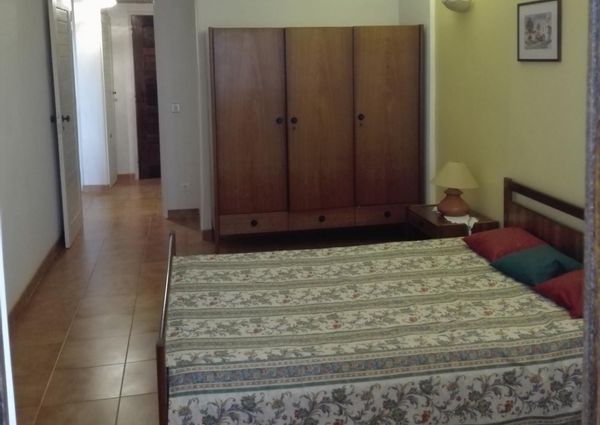 Arrendo apartamento quartos Caparica
