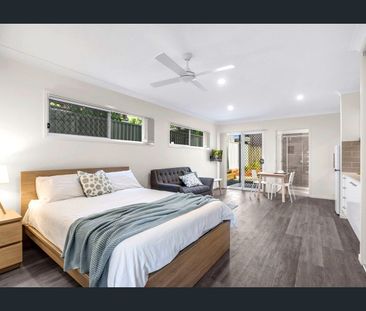 OUTSTANDING STUDIO LIVING ON GROUND LEVEL - Photo 6