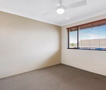 Unit in sought after Burleigh Heads - Photo 5