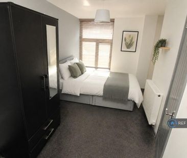 8 bedroom terraced house to rent - Photo 2