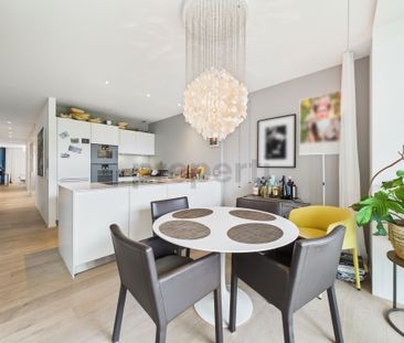 High-end amenities and sunny apartment experience in the Metropolitan - Foto 3