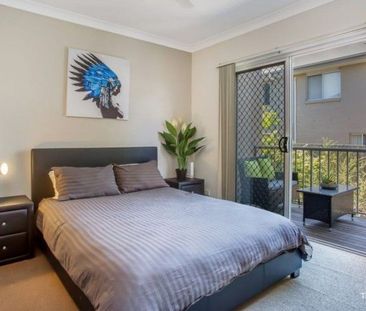 TOWNHOUSE IN BEAUTIFUL GATED COMPLEX - Photo 5