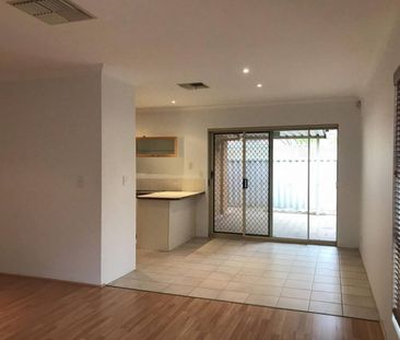 Great location 3 Bed Home - Photo 2