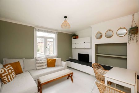 A well presented split level one bedroom flat. - Photo 2