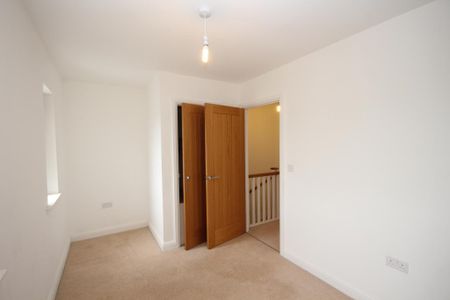 2 bedroom semi-detached house to rent - Photo 3