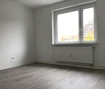 Sehr schön geschnittene 2-Raum-Wohnung mit Balkon und Wohnküche in ... - Photo 1