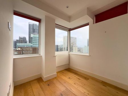 2 bedroom flat to rent - Photo 2