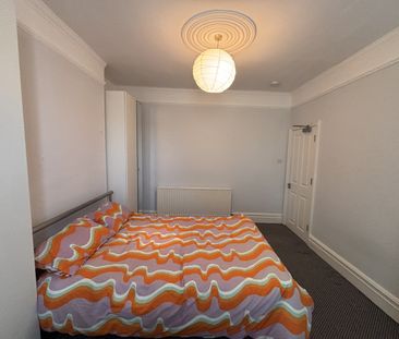 Room in a Shared House, Furness Road, NW10 - Photo 2