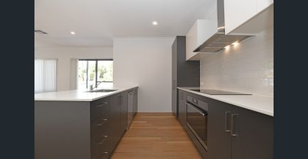 BRAND NEW IDEALLY LOCATED STUNNING VILLA (ONLY 'ONE' LEFT!) - Photo 5