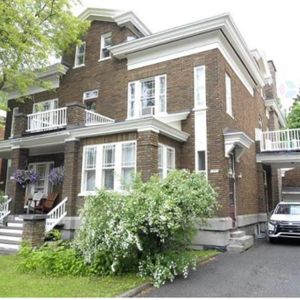 7 1/2 (2CC+bureau) sur 2 étages - Photo 2