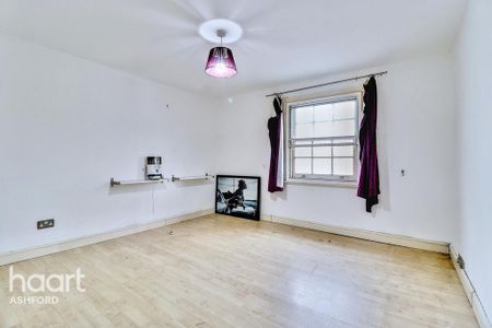 3 bedroom detached house to rent - Photo 3