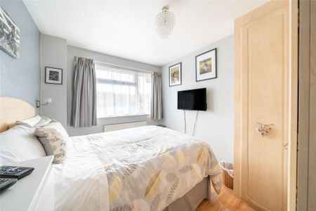 3 bedroom end of terrace house to rent - Photo 4