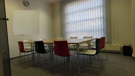 MODERNE BÜRO-/ VERKAUFSFLÄCHE IN KREFELD ZU VERMIETEN - Photo 2