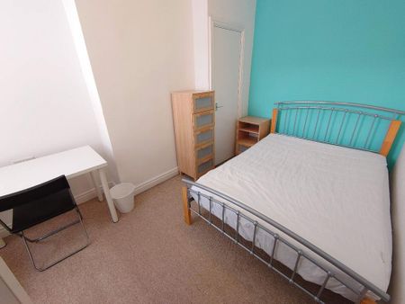 3 bedroom terraced house to rent - Photo 3