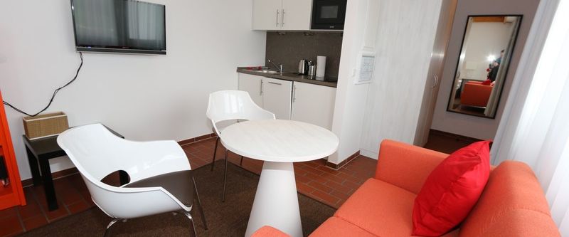Apartment mit gehobener Komplettausstattung am Nürnberger Hafen - Foto 1