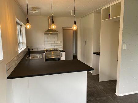 3 Bedroom newly renovated home in central Kerikeri - Photo 2