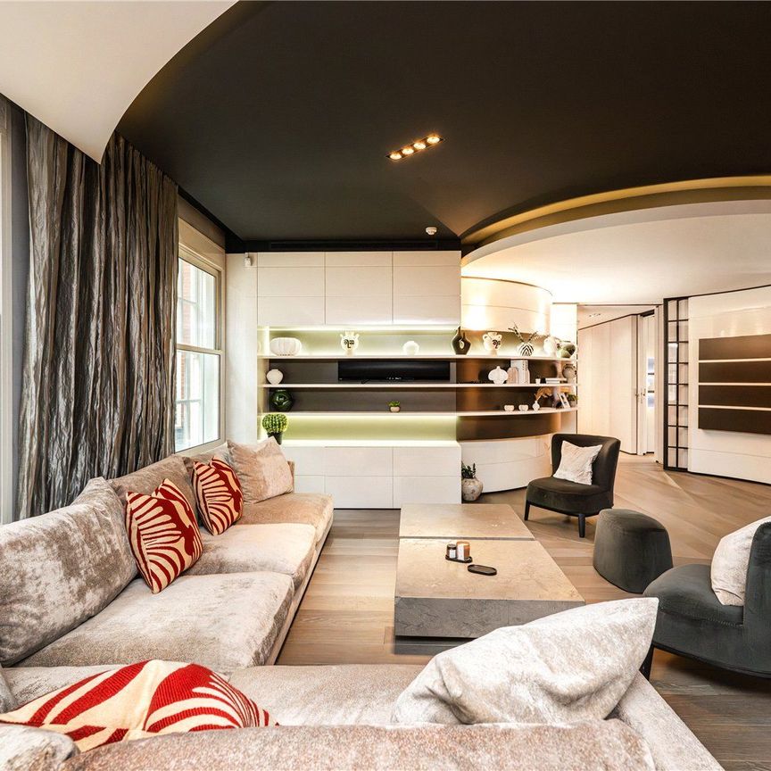 North Row, W1K - Photo 1