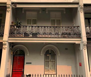 Redfern - Photo 2