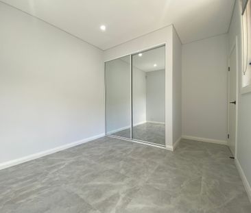 Fully Fenced off Granny Flat!! - Photo 3