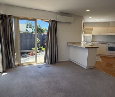 Private 3 bedroom family home – gardener included! - Photo 2