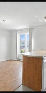 Condo 4½ à louer – Sainte-Catherine – 1 550 $ - Photo 3