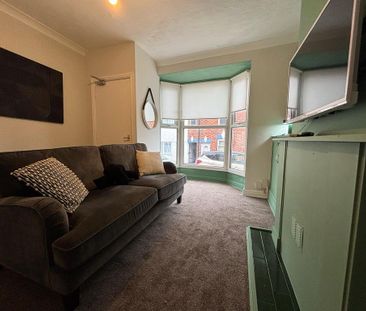 4 bedroom terraced house to rent - Photo 3