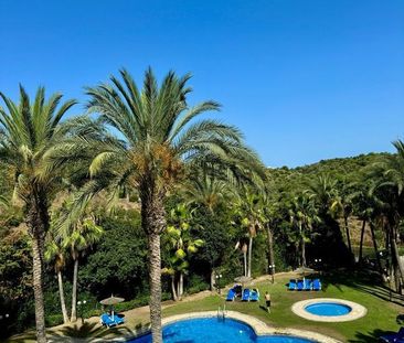 Alquiler de piso en Avenida la Reserva de Marbella, 3 - Photo 3