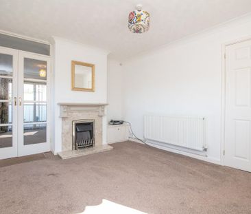 3 bedroom end of terrace house to rent - Photo 2