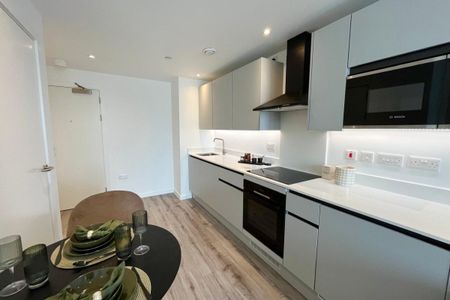 Wesley Lane, Cardiff - Photo 2