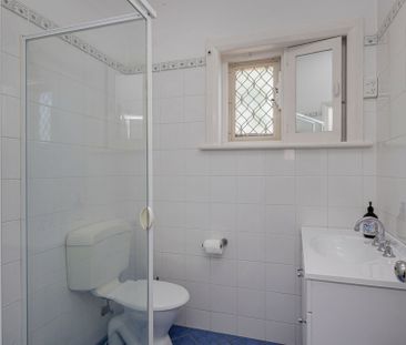 Charming 1950's Home Close to the City and the Beach! - Photo 3