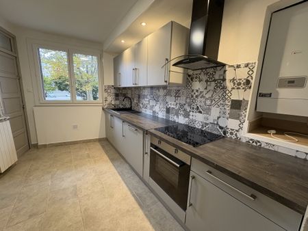 Location Appartement 3 pièces 65m² CARCASSONNE 11000 - Photo 5