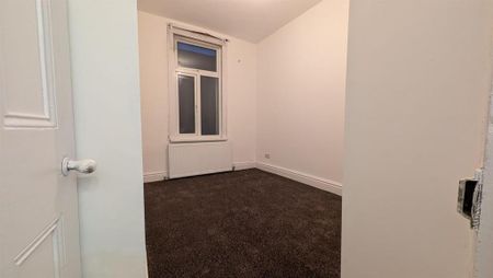 4 bedroom terraced house to rent - Photo 3