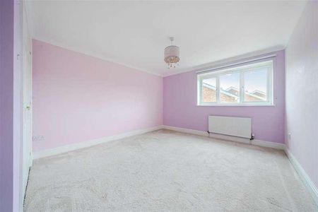 The Spur, Gosport, PO12 - Photo 3