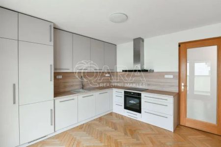 Pronájem výjimečného mezonetového 3+1 v ul. Spálená na Praze 1 - Photo 2