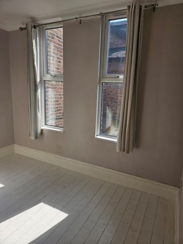 2 Bed Flat, Chorlton, M21 - Photo 3