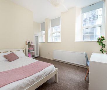 8 Bed Flat, Trafalgar Street, S1 - Photo 6
