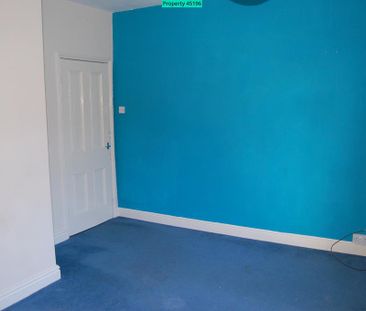 3 bedroom end of terrace house to rent - Photo 3