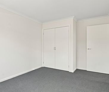 NEW BUILD HOME FOR RENT IN THORNHILL PARK - Photo 3