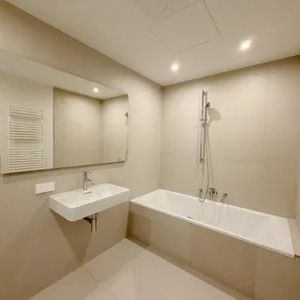 2-Zimmer-Wohnung Erstbezug mit Rooftop-Pool und Fitness - Photo 1