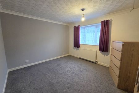 Leesland Road, GOSPORT - Photo 4