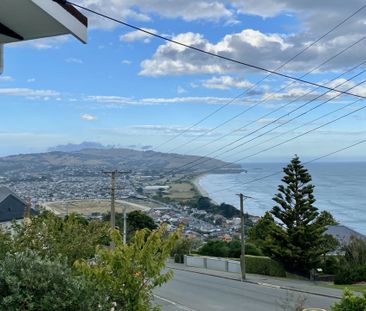 Perched above all - A St Clair gem - Photo 4