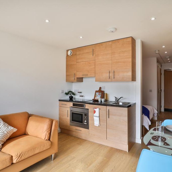 Studio to rent - Photo 1