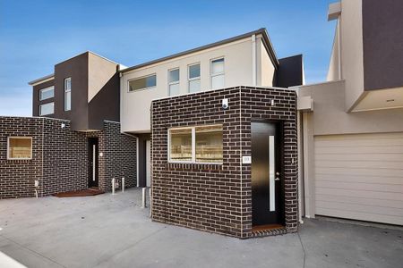 2/3 Edmund Street, Maidstone VIC 3012 - Photo 4