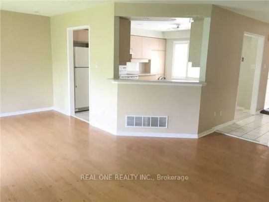 Detached Home For Lease | W9048314 - Photo 1