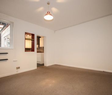 5 bedroom terraced house to rent - Photo 3