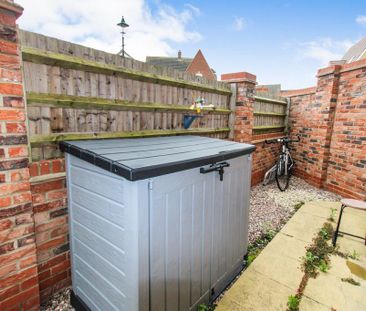 2 bedroom terraced house to rent - Photo 4